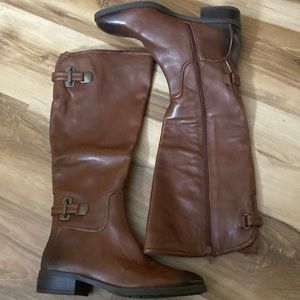 Antonio melani zip up boots never been worn. Doesn’t have box. Leather